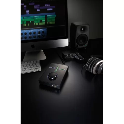 Roland UA-S10 Аудиоинтерфейс USB 4x4