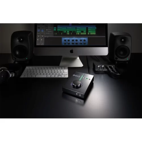 Roland UA-S10 Аудиоинтерфейс USB 4x4