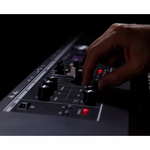 Roland VR-730 Синтезатор, орган