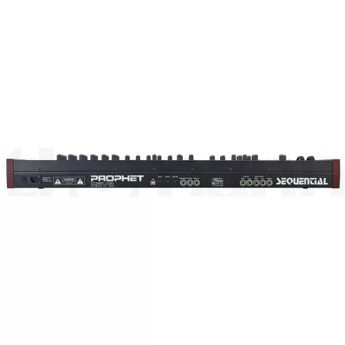 Sequential Prophet Rev2 Keyboard 8-голосный цифро-аналоговый синтезатор
