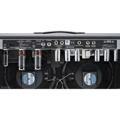 Fender '65 Super Reverb Гитарный ламповый комбоусилитель, 45 Вт., 4х10"