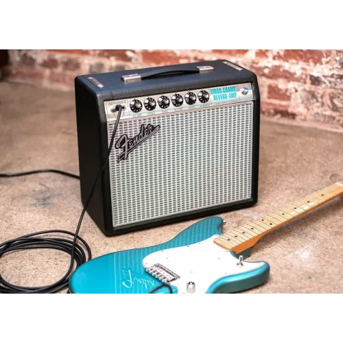Fender '68 Custom Vibro Champ Reverb Гитарный ламповый комбоусилитель, 5 Вт., 10"