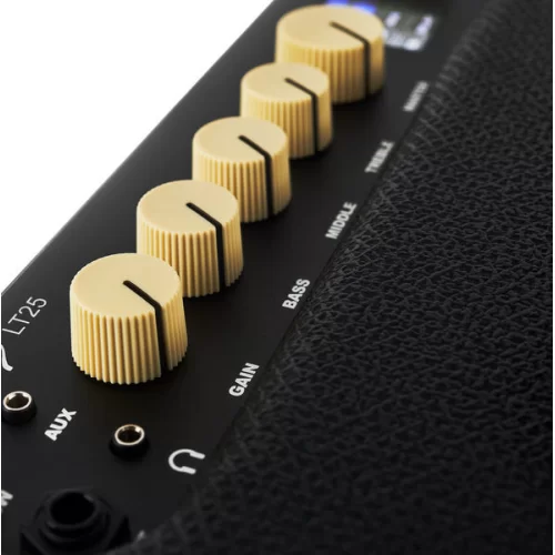 Fender Rumble LT 25 Басовый комбоусилитель, 25 Вт., 8"