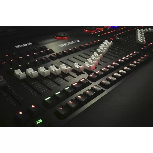 Stage4 Hawk Nest 16E Световая консоль, 8192 канала